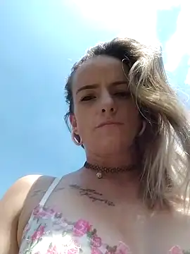 Snapshot of CassA-Nova chatting on 11-12-25, 08:37 CassA-Nova online show from 11-12-25, 08:37