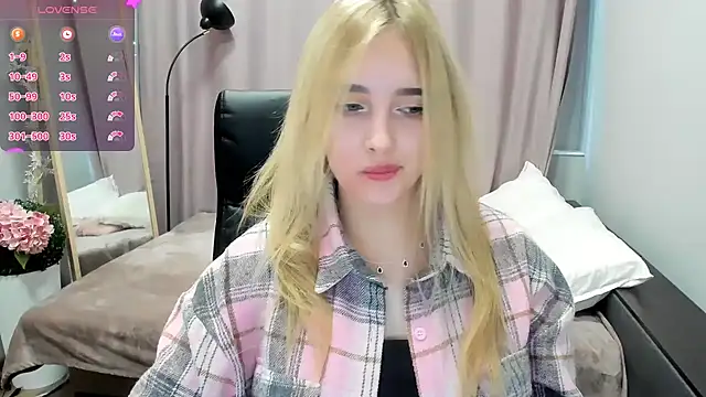 TaisiaHot online show from 04-24-26, 08:06
