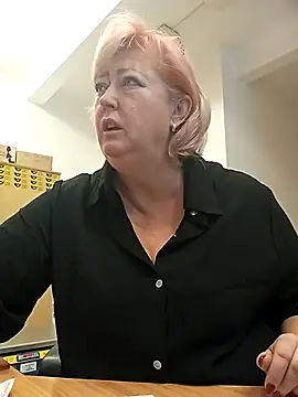 Snapshot of TerezaVelvet chatting on 10-13-25, 07:08 TerezaVelvet online show from 10-13-25, 07:08