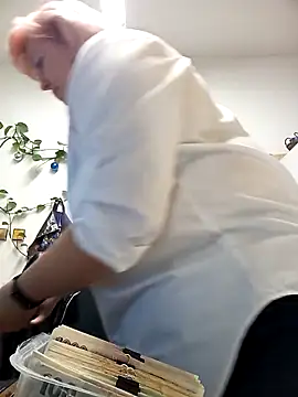 Snapshot of TerezaVelvet chatting on 10-16-25, 04:57 TerezaVelvet online show from 10-16-25, 04:57