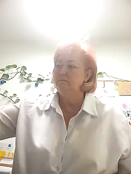 Snapshot of TerezaVelvet chatting on 10-21-25, 05:08 TerezaVelvet online show from 10-21-25, 05:08