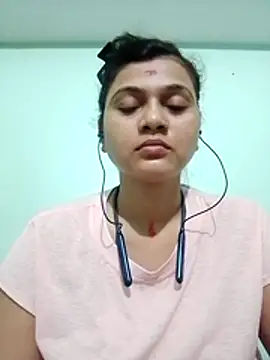 Snapshot of Kavya-Tiwari chatting on 10-22-25, 06:29 Kavya-Tiwari online show from 10-22-25, 06:29