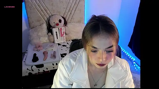 Mia Victoria22 online show from 04-28-26, 02:10