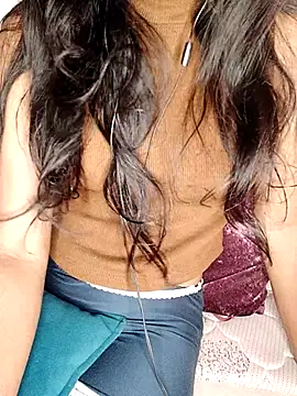 Snapshot of trending_tamizhachii chatting on 10-29-25, 07:37 trending tamizhachii online show from 10-29-25, 07:37