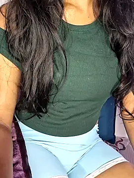 Snapshot of trending_tamizhachii chatting on 11-25-25, 05:51 trending tamizhachii online show from 11-25-25, 05:51