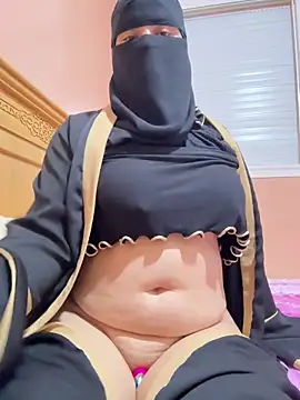  Laiali  online show from 10-19-25, 01:23