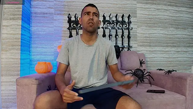 Snapshot of magnus_serket chatting on 10-22-25, 11:43 magnus serket online show from 10-22-25, 11:43