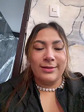 MacarenaRosse online show from 11-18-25, 08:13