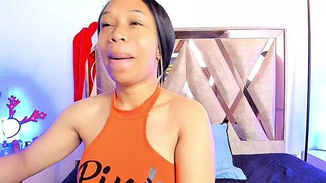 Snapshot of Katy_ortiiz chatting on 12-15-25, 11:36 Katy ortiiz online show from 12-15-25, 11:36