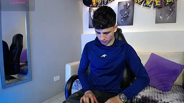 AdrianRinaldi online show from 10-13-25, 08:31