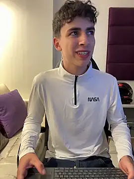 AdrianRinaldi online show from 12-04-25, 08:17