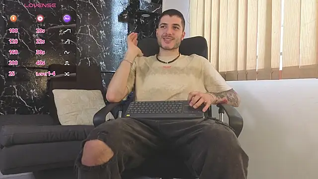 Snapshot of Rafael_Mendezz chatting on 05-29-26, 08:51 Rafael Mendezz online show from 05-29-26, 08:51