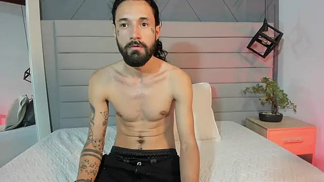 Hisoka 011 online show from 09-17-25, 09:05