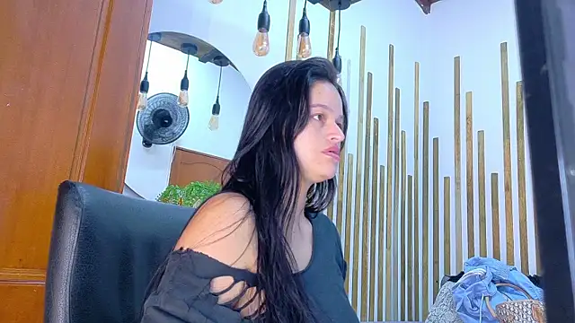 Jennifer Vega1 online show from 03-27-26, 08:52