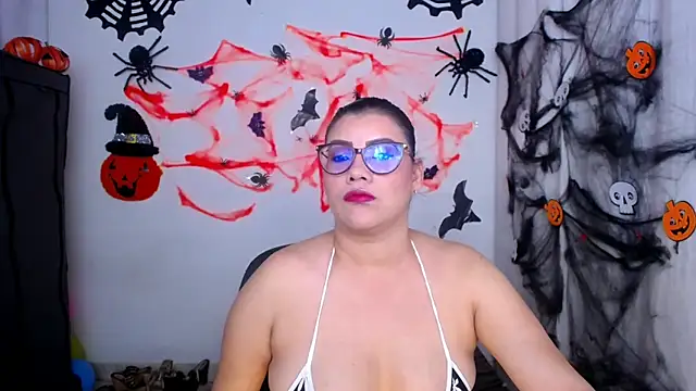 Snapshot of ValeriaHairy chatting on 10-11-25, 06:12 ValeriaHairy online show from 10-11-25, 06:12