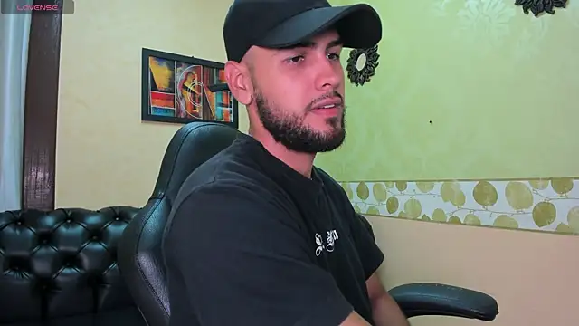 Snapshot of Marcus_Soler chatting on 11-26-25, 03:57 Marcus Soler online show from 11-26-25, 03:57