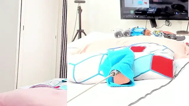 Alani Queen online show from 10-19-25, 08:09