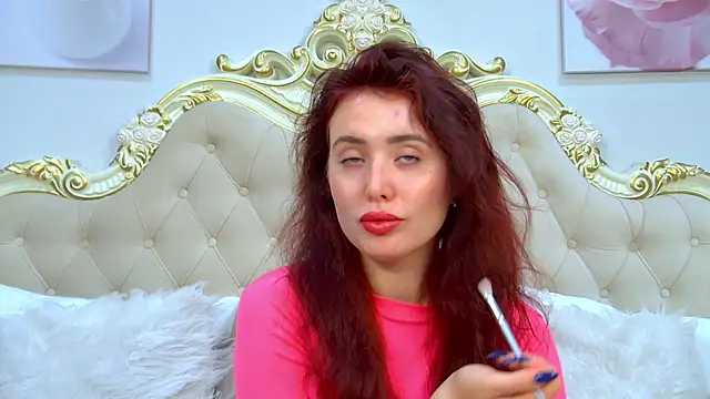 Snapshot of SherryBaers chatting on 10-21-25, 06:25 SherryBaers online show from 10-21-25, 06:25