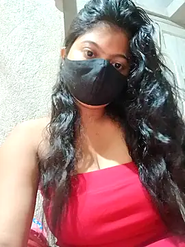 Snapshot of DiyaRoy49 chatting on 09-20-25, 08:37 DiyaRoy49 online show from 09-20-25, 08:37