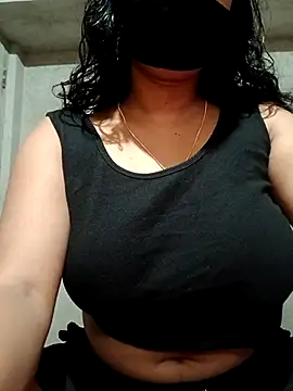 Snapshot of DiyaRoy49 chatting on 10-03-25, 09:28 DiyaRoy49 online show from 10-03-25, 09:28