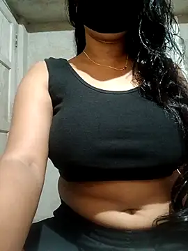 Snapshot of DiyaRoy49 chatting on 10-16-25, 10:16 DiyaRoy49 online show from 10-16-25, 10:16