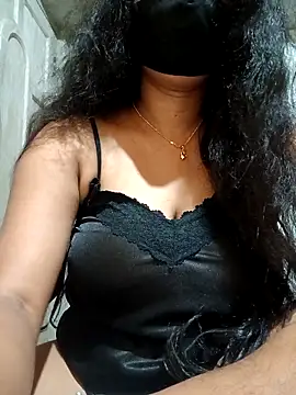 Snapshot of DiyaRoy49 chatting on 10-24-25, 11:17 DiyaRoy49 online show from 10-24-25, 11:17