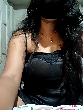 Snapshot of DiyaRoy49 chatting on 10-29-25, 12:29 DiyaRoy49 online show from 10-29-25, 12:29