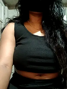 Snapshot of DiyaRoy49 chatting on 11-16-25, 05:29 DiyaRoy49 online show from 11-16-25, 05:29