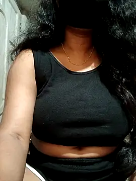 Snapshot of DiyaRoy49 chatting on 11-18-25, 05:39 DiyaRoy49 online show from 11-18-25, 05:39