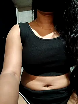 Snapshot of DiyaRoy49 chatting on 11-24-25, 06:24 DiyaRoy49 online show from 11-24-25, 06:24