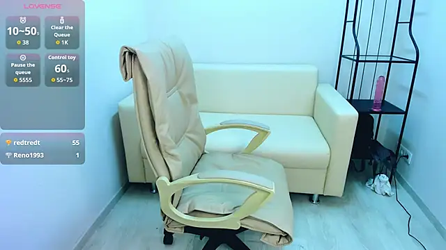 Snapshot of Daizy_Amazy chatting on 09-15-25, 02:11 Daizy Amazy online show from 09-15-25, 02:11