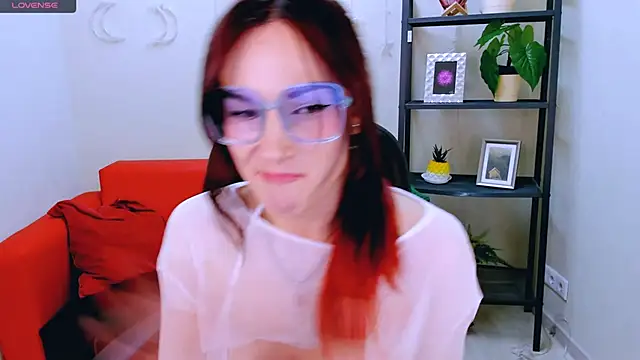 Snapshot of Daizy_Amazy chatting on 10-11-25, 02:00 Daizy Amazy online show from 10-11-25, 02:00