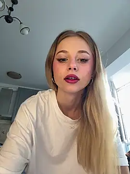 Snapshot of BabyAnais chatting on 09-08-25, 03:22 BabyAnais online show from 09-08-25, 03:22