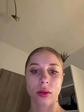 Snapshot of BabyAnais chatting on 10-23-25, 04:06 BabyAnais online show from 10-23-25, 04:06