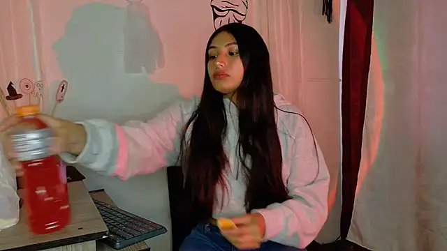 Linda andrew online show from 10-11-25, 02:37