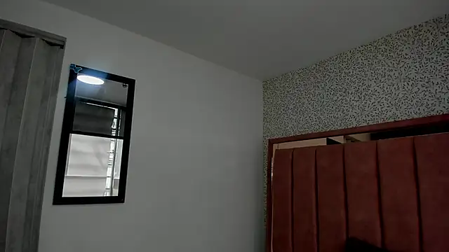 Hanna Lee   online show from 10-10-25, 07:35