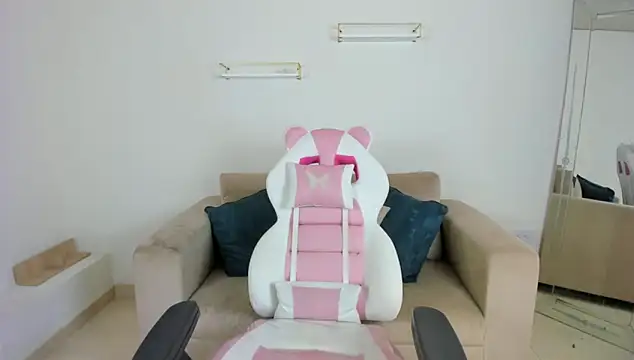 april smiith online show from 01-16-26, 12:20