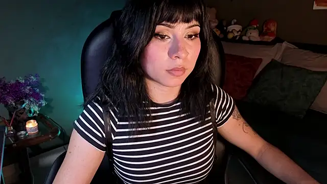 Snapshot of GaiaJoness chatting on 11-27-25, 07:16 GaiaJoness online show from 11-27-25, 07:16