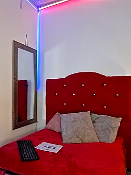 Snapshot of Scarlett_Pink_Rose chatting on 10-06-25, 10:51 Scarlett Pink Rose online show from 10-06-25, 10:51