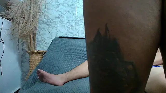 naomi campbel  online show from 11-16-25, 04:23