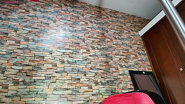 naomi campbel  online show from 04-28-26, 10:04