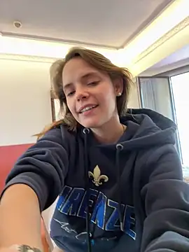 Snapshot of Wildmaca chatting on 10-11-25, 03:54 Wildmaca online show from 10-11-25, 03:54