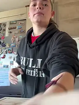 Snapshot of Wildmaca chatting on 11-25-25, 09:53 Wildmaca online show from 11-25-25, 09:53