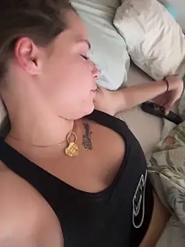 Snapshot of Wildmaca chatting on 12-04-25, 10:02 Wildmaca online show from 12-04-25, 10:02