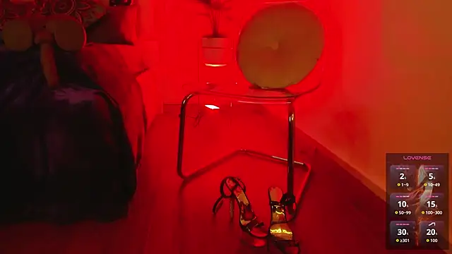 Snapshot of Violett_Novoa chatting on 11-06-25, 12:06 Violett Novoa online show from 11-06-25, 12:06