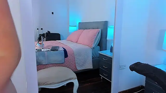 AdeleJhones online show from 02-17-26, 12:45