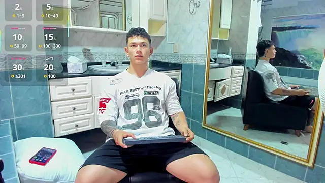 Snapshot of Thomas_moon chatting on 09-30-25, 11:26 Thomas moon online show from 09-30-25, 11:26