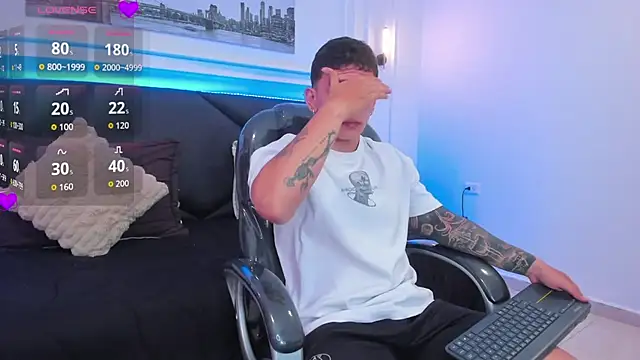 Snapshot of Thomas_moon chatting on 11-07-25, 11:43 Thomas moon online show from 11-07-25, 11:43