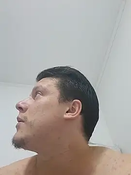 Snapshot of RAFAEL18-3_ chatting on 10-05-25, 11:02 RAFAEL18-3 online show from 10-05-25, 11:02