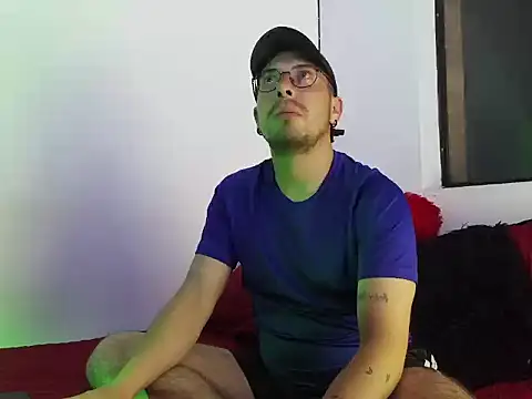 Snapshot of Letorres96 chatting on 04-10-26, 02:50 Letorres96 online show from 04-10-26, 02:50